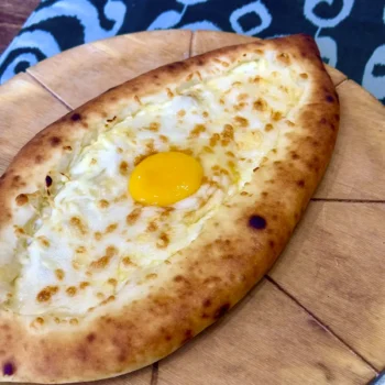 Хачапури по-аджарски