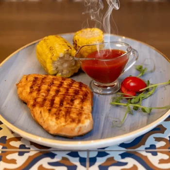 Куриный стейк с овощами