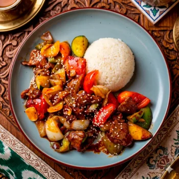 Мясо по-тайски с рисом