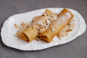 Блины с творогом, орехами и сгущенкой — Luma bistro & bakery, Тараз
