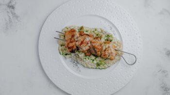 Сувлаки из цыпленка, птитим a la risotto — Luma bistro & bakery, Тараз