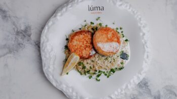 Котлеты из сёмги, птитим a la risotto, сливочный соус — Luma bistro & bakery, Тараз
