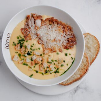 Сырный крем-суп с куриным шницелем — Luma bistro & bakery, Тараз