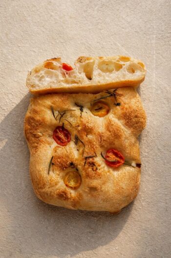 Фокачча с черри и розмарином — Luma bistro & bakery, Тараз