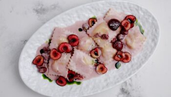 Ravioli с вишней и сливочным соусом — Luma bistro & bakery, Тараз