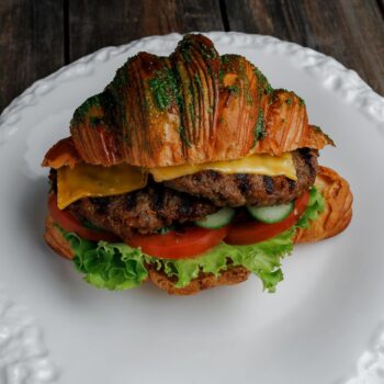 Круассан Бургер — Luma bistro & bakery, Тараз