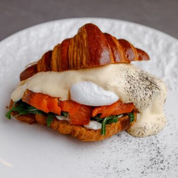 Круассан Venezia с лососем — Luma bistro & bakery, Тараз