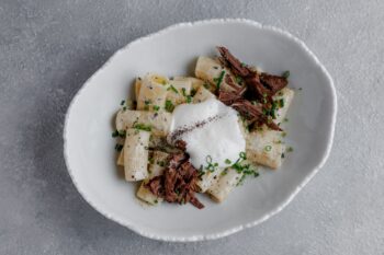 Паста Rigatoni, томлёная телятина, мусс из сыра parmesan. — Luma bistro & bakery, Тараз