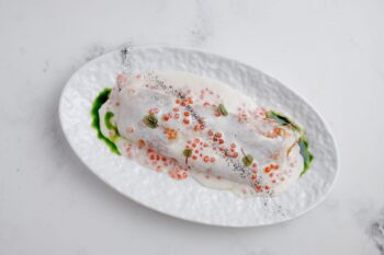 Омлет с лососем в сливочно-икорном соусе — Luma bistro & bakery, Тараз