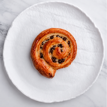 Улитка с изюмом — Luma bistro & bakery, Тараз