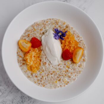 Овсяная каша с апельсиновым мармеладом и сыром Mascarpone — Luma bistro & bakery, Тараз