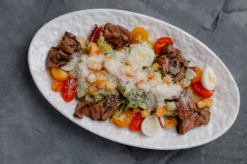 Цезарь Roast Beef (Ростбиф) — Luma bistro & bakery, Тараз