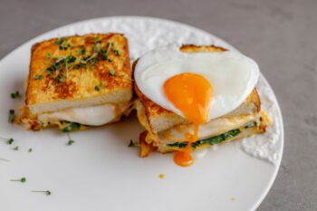 Croque Madame — Luma bistro & bakery, Тараз